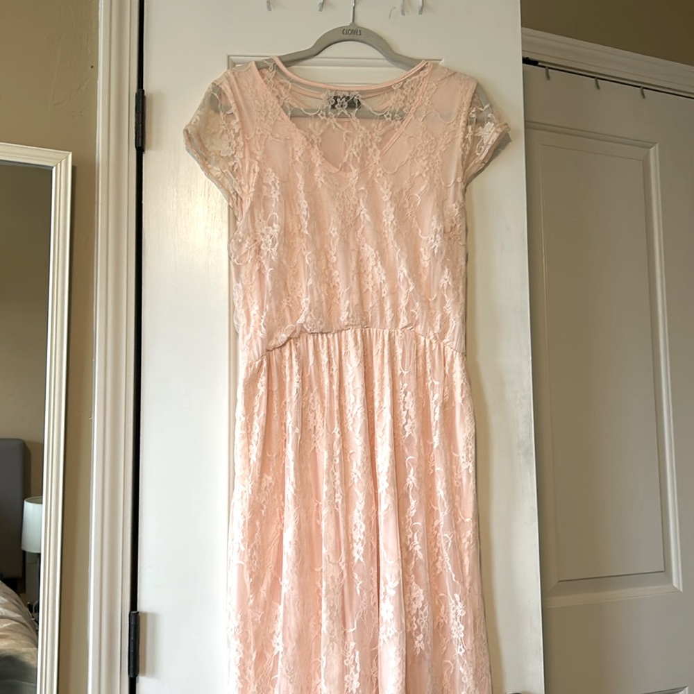 Stunning pink lace dress